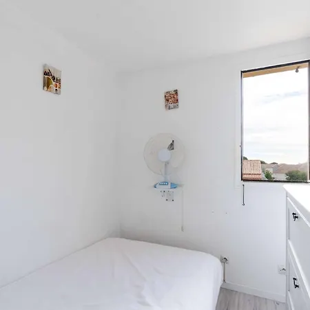 T2 Avec Piscine, Tennis, Parking, Animaux Acceptes - Fr-1-409-253 * Fleury (Aude)